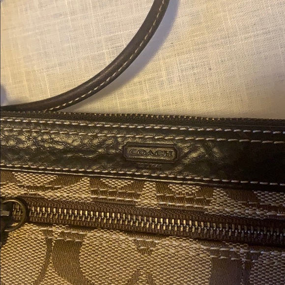 Coach wristlet - Picture 2 of 4